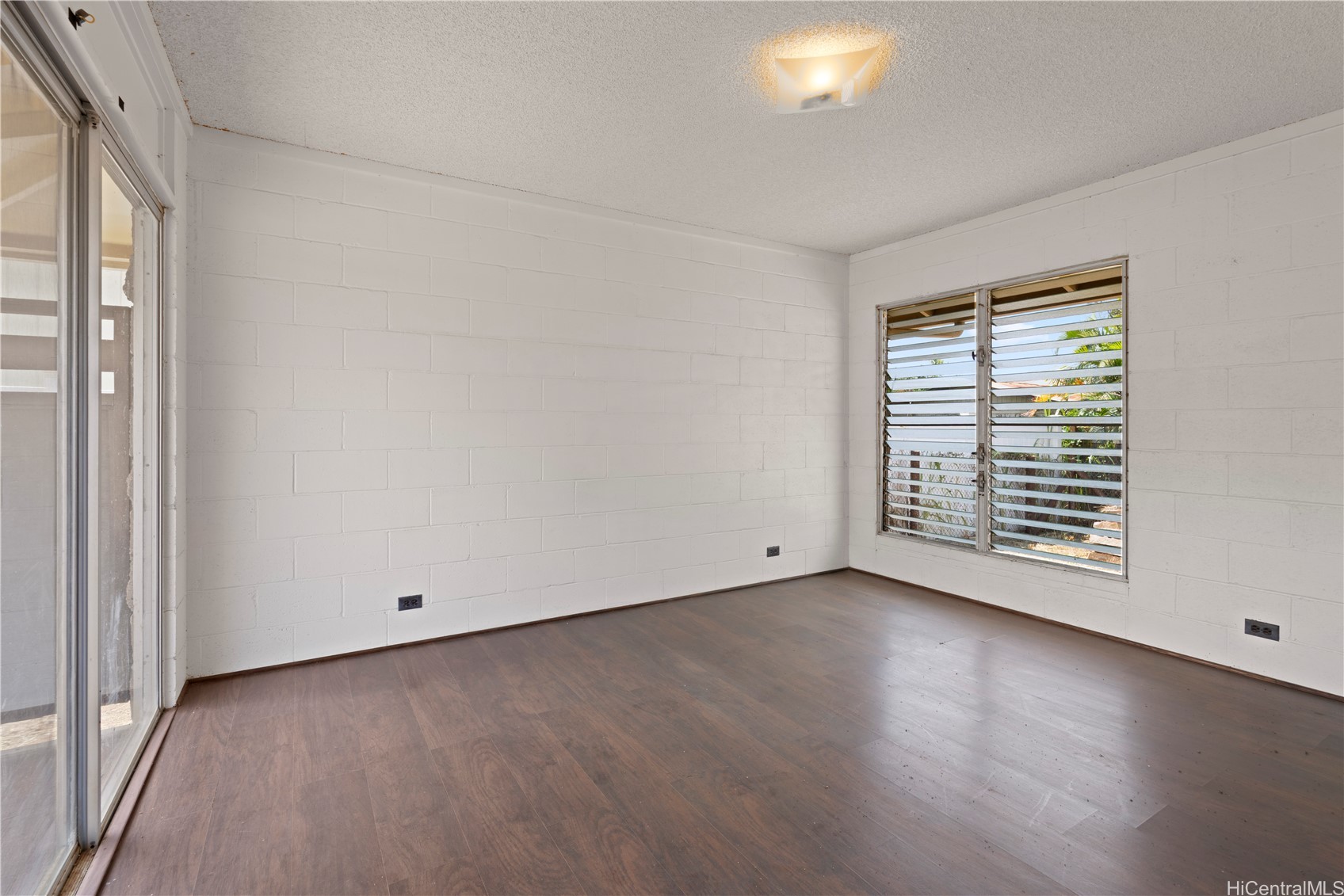 67-173 Farrington Highway
