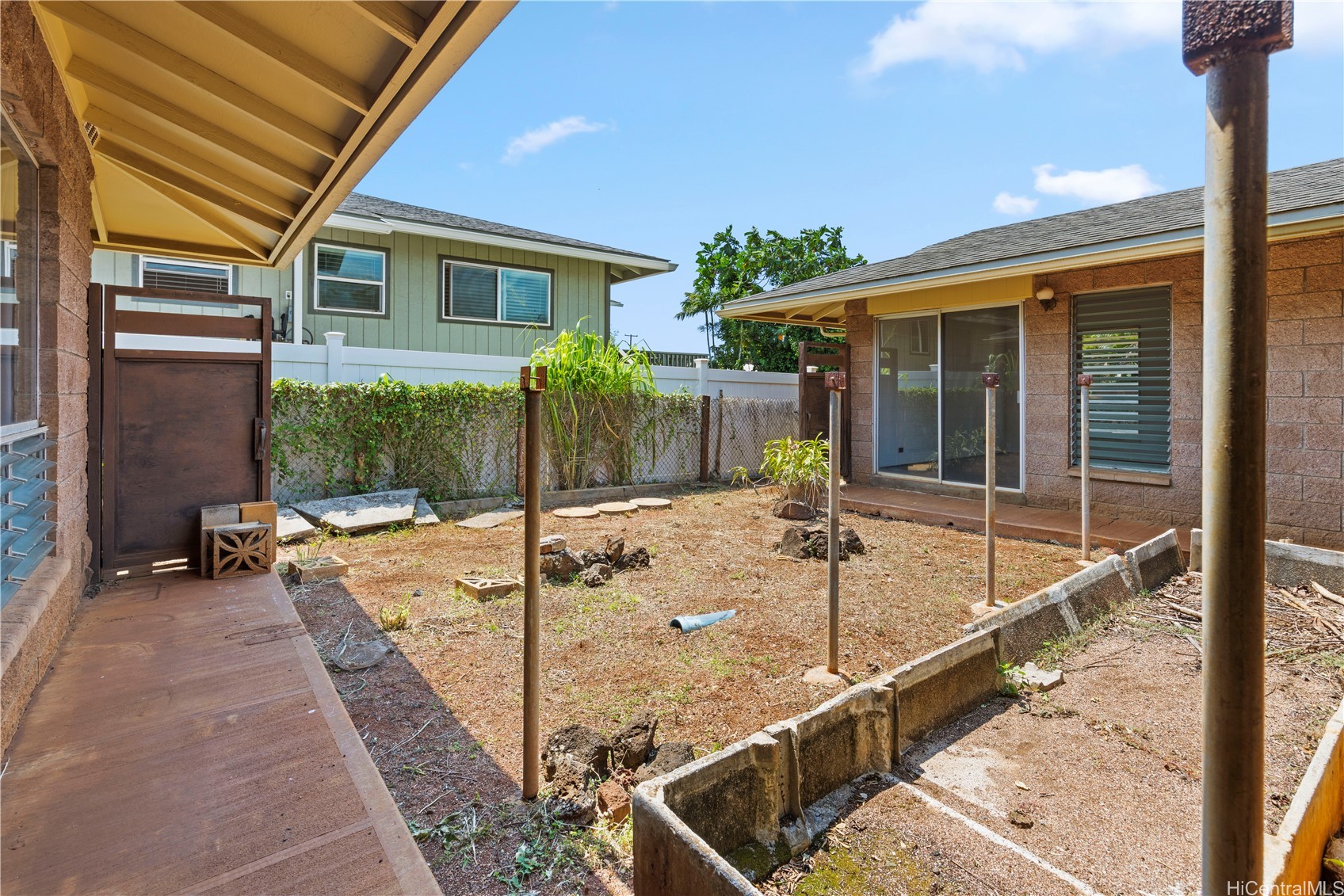 67-173 Farrington Highway