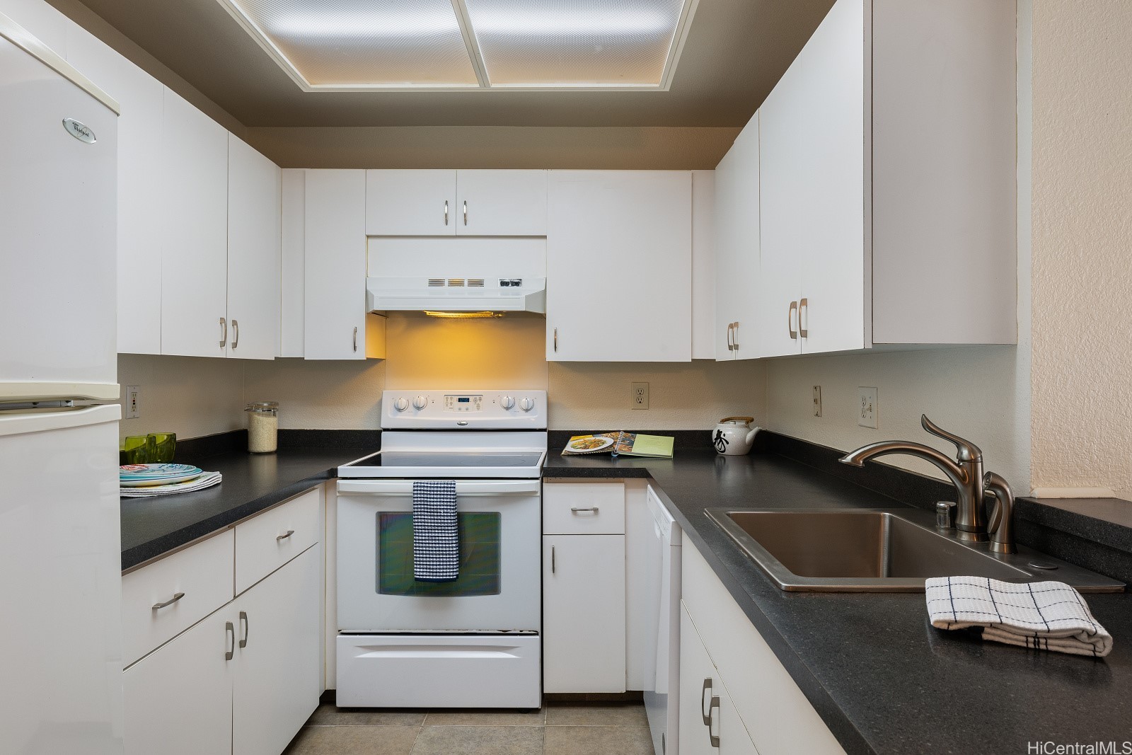 492 Mananai Place 13E