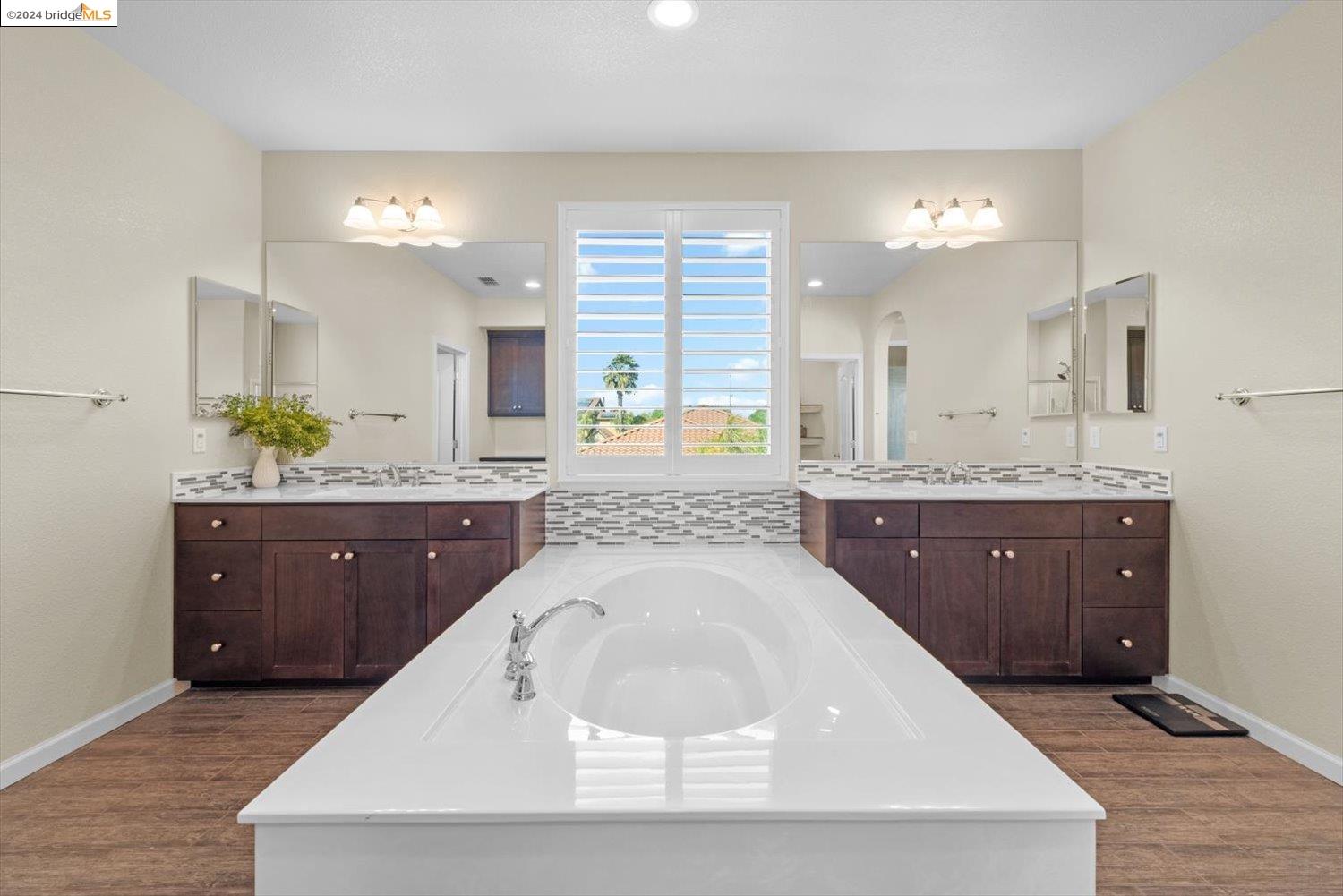 8059 Westport Cir