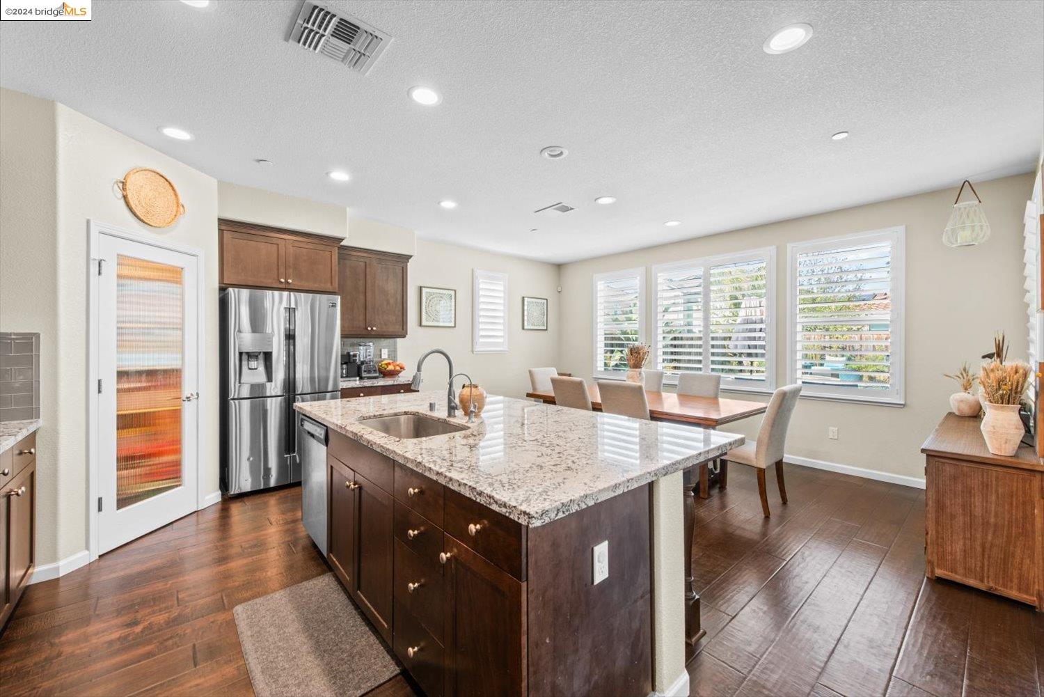 8059 Westport Cir