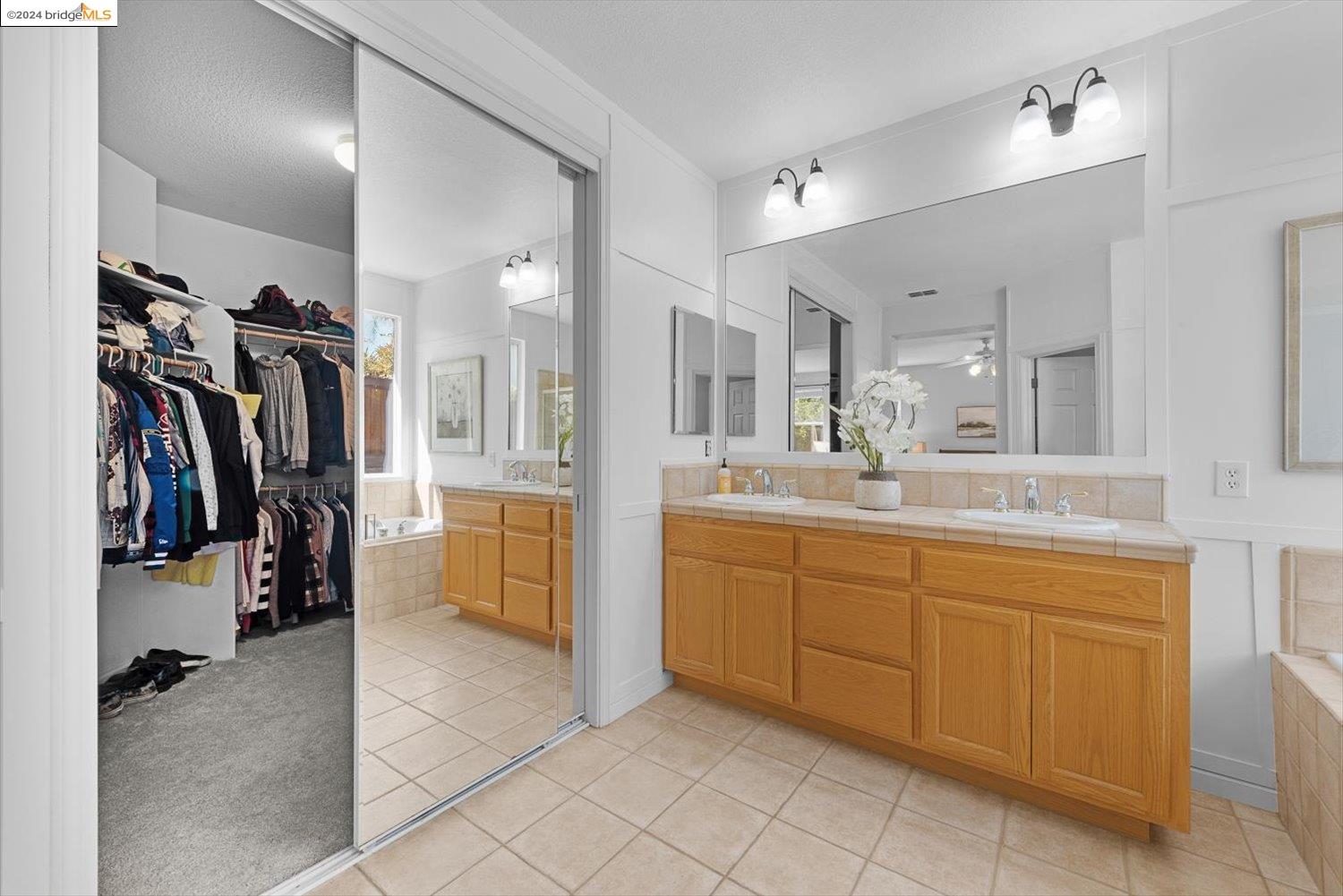 515 Half Moon Ct
