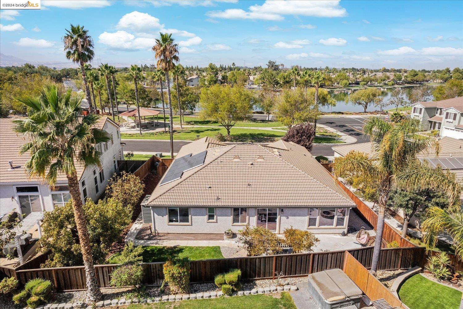 515 Half Moon Ct