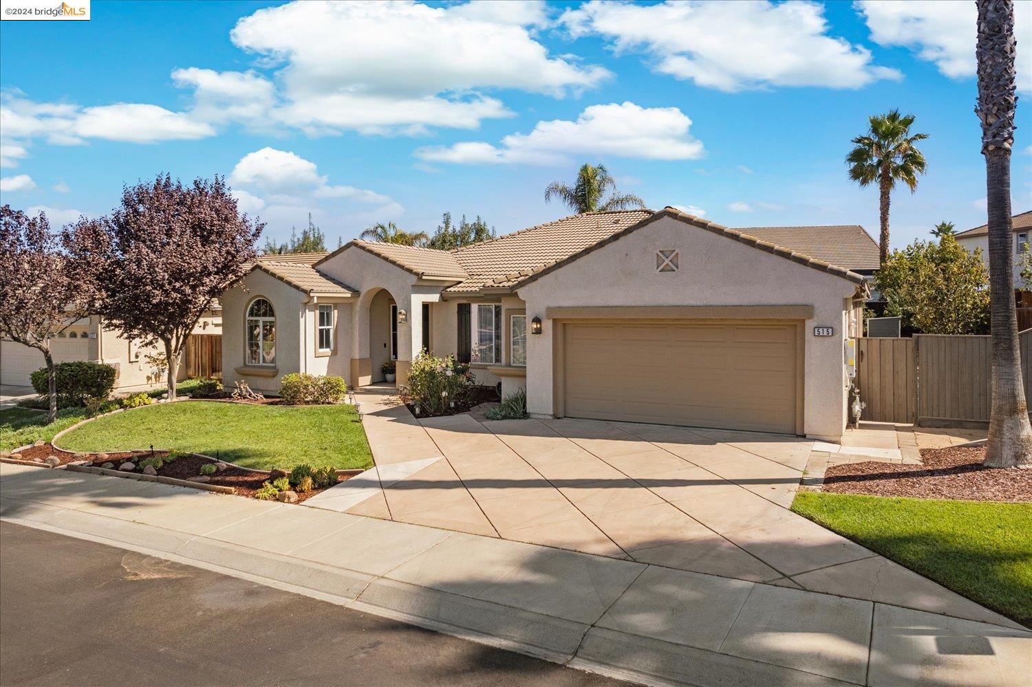515 Half Moon Ct
