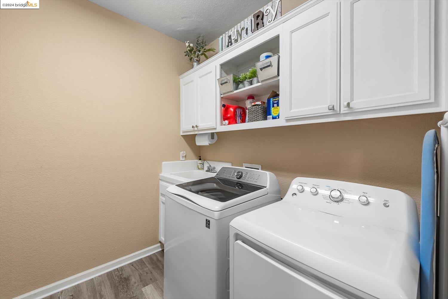 515 Half Moon Ct