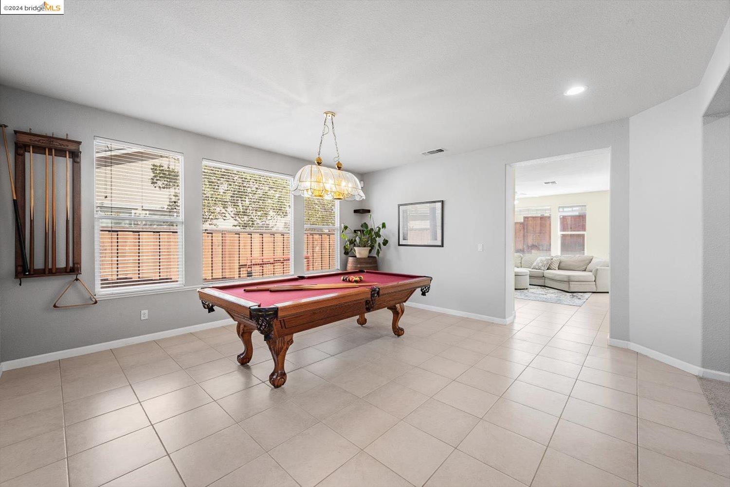 515 Half Moon Ct