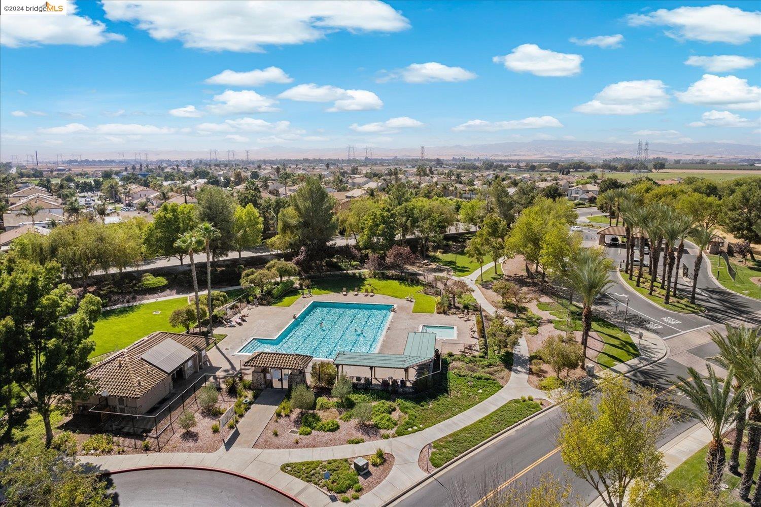 515 Half Moon Ct