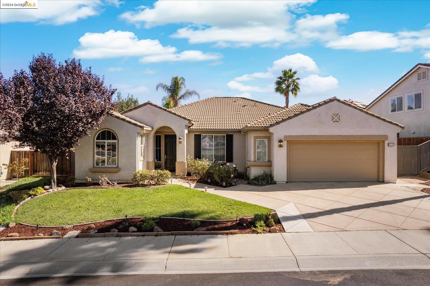 515 Half Moon Ct