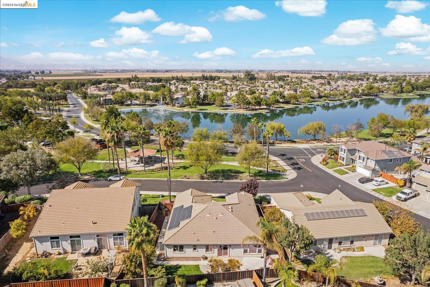 515 Half Moon Ct