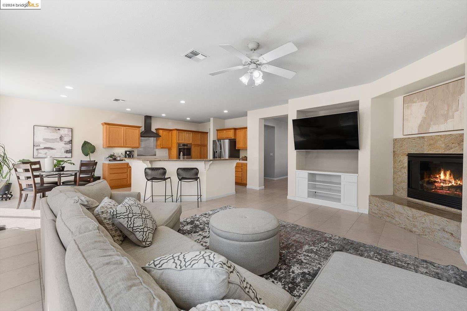 515 Half Moon Ct