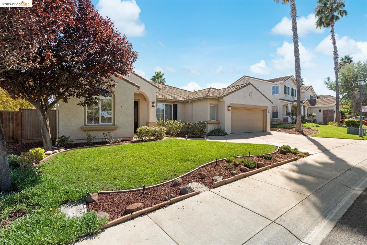 515 Half Moon Ct