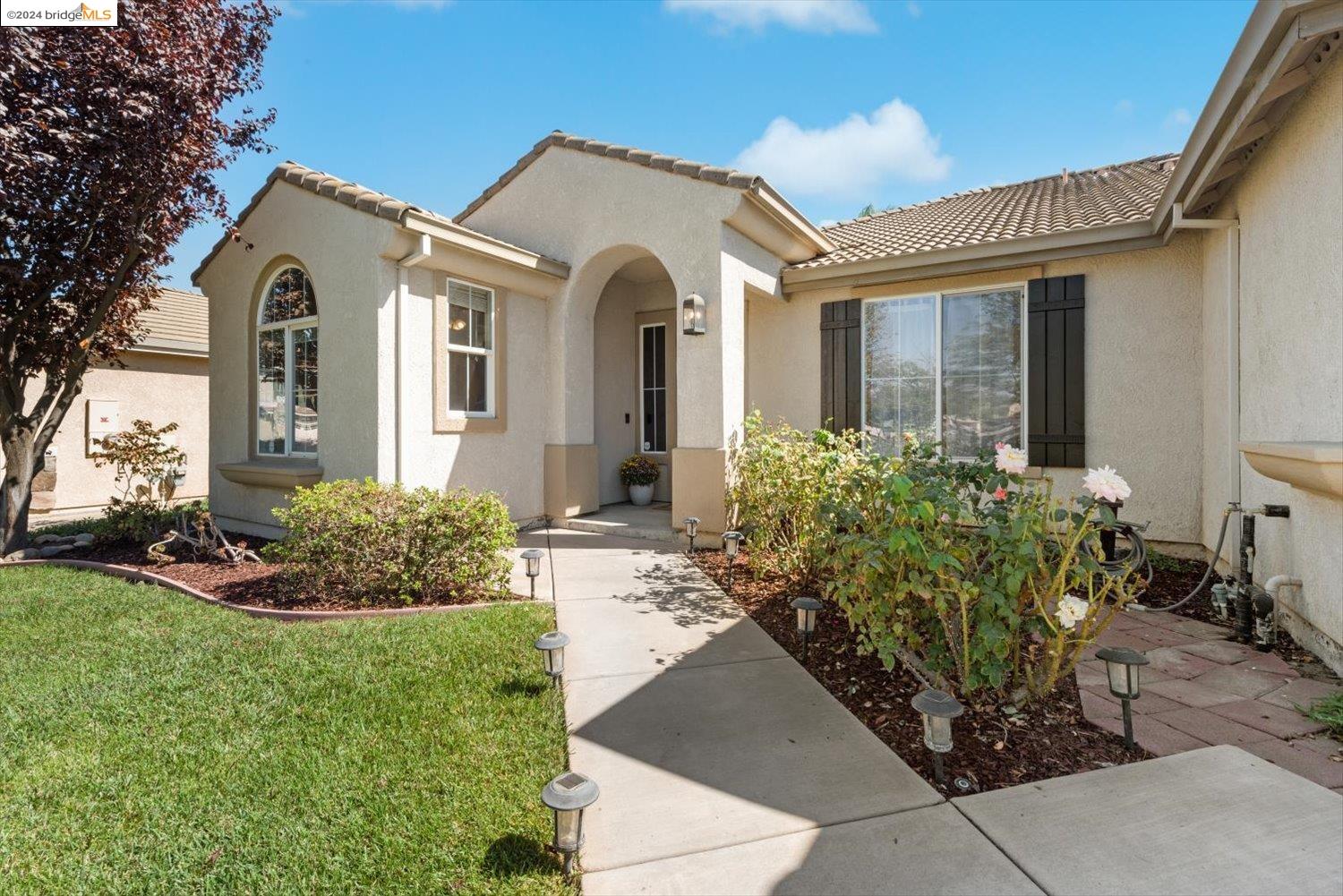 515 Half Moon Ct
