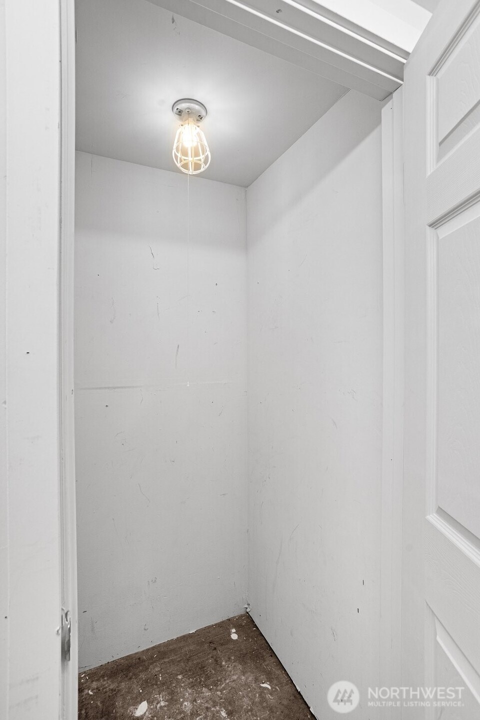 526 17th Avenue E Unit: 4