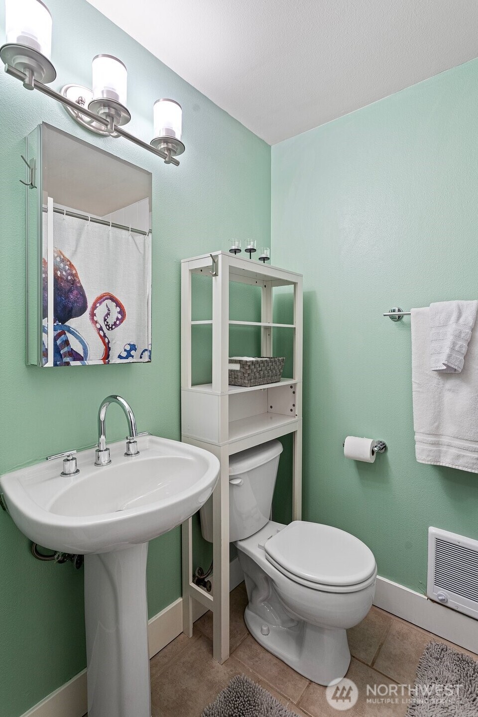 526 17th Avenue E Unit: 4