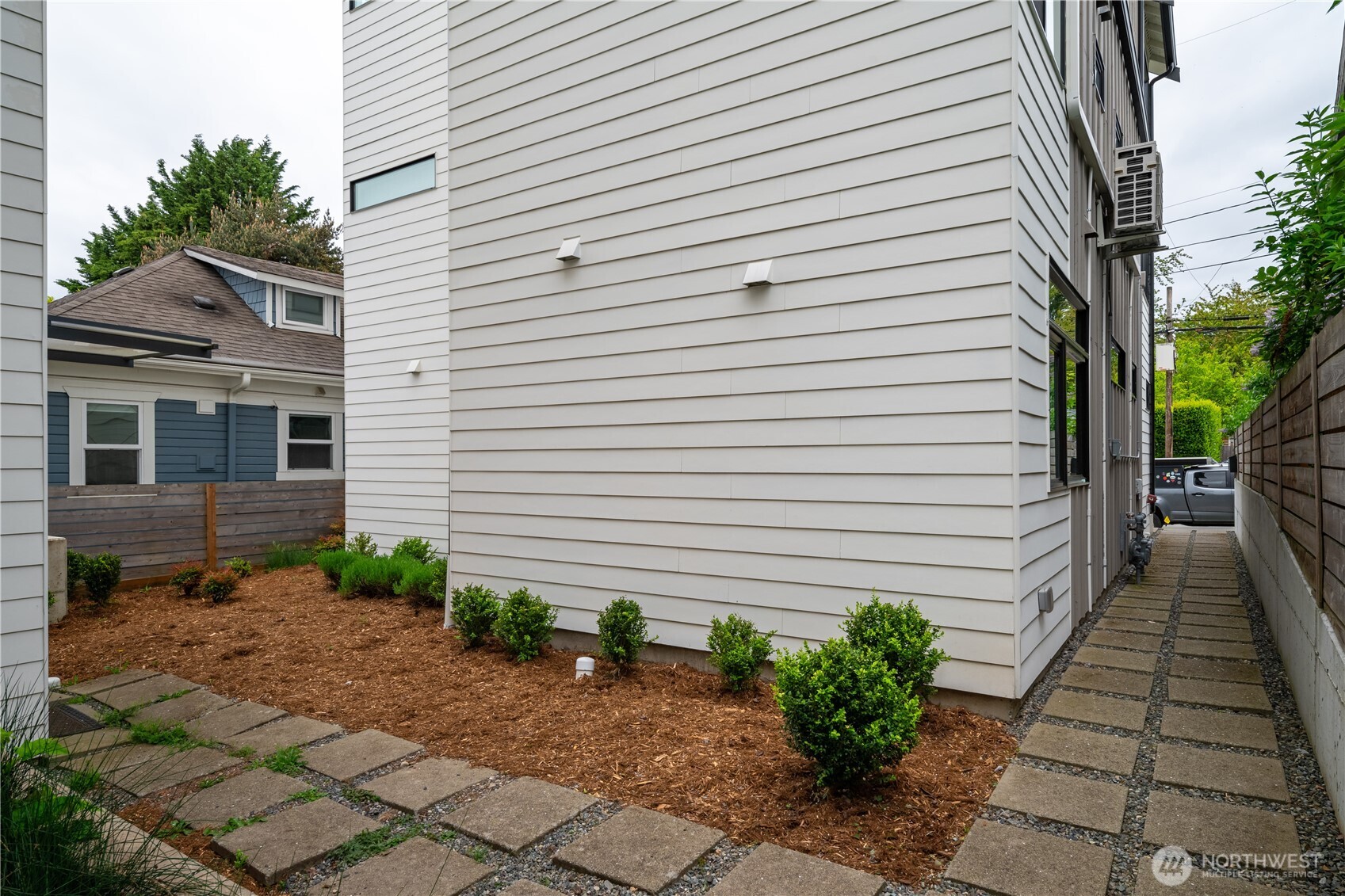 2715 S Judkins Street Unit: B