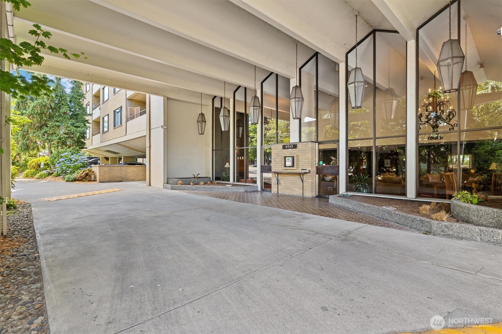 4545 Sand Point Way NE Unit: 806