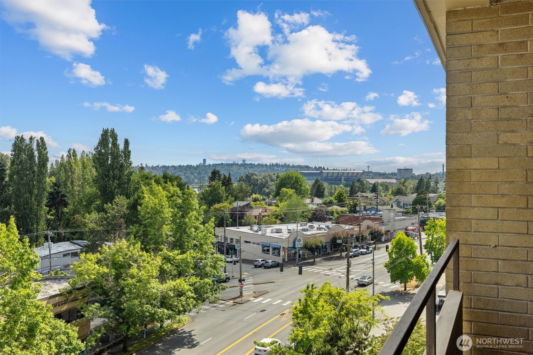 4545 Sand Point Way NE Unit: 806