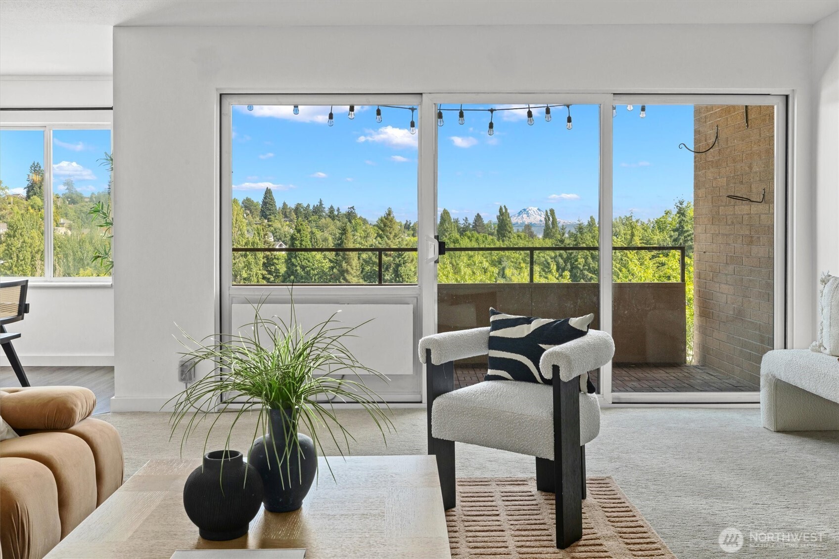 4545 Sand Point Way NE Unit: 806