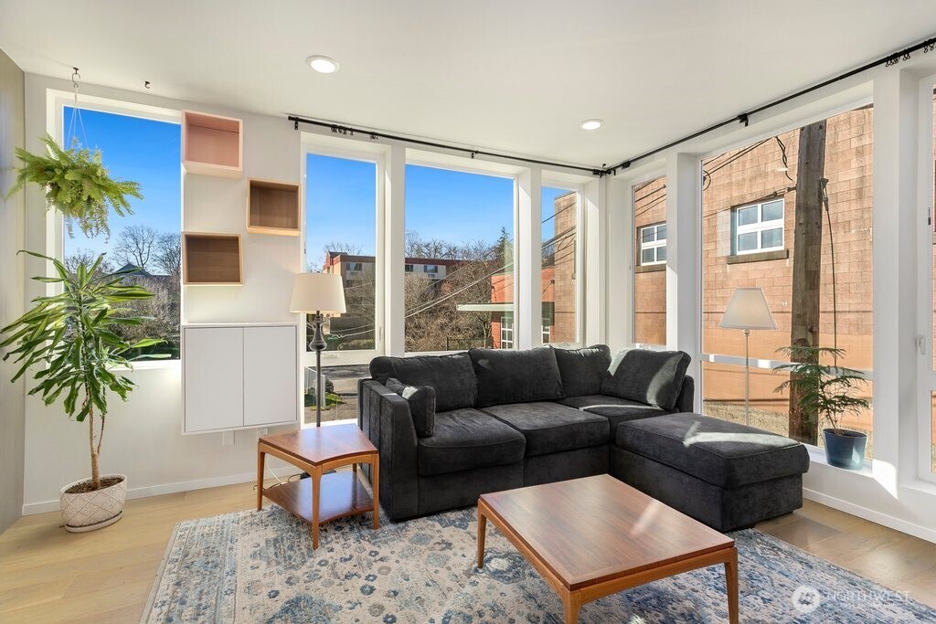 901 28th Avenue S Unit: H