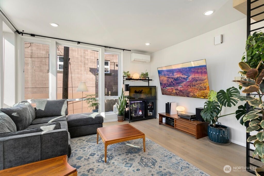 901 28th Avenue S Unit: H