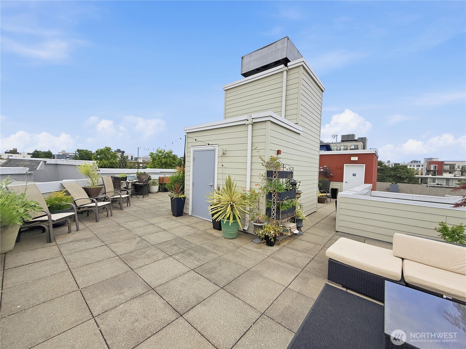 232 Belmont Avenue E Unit: 202