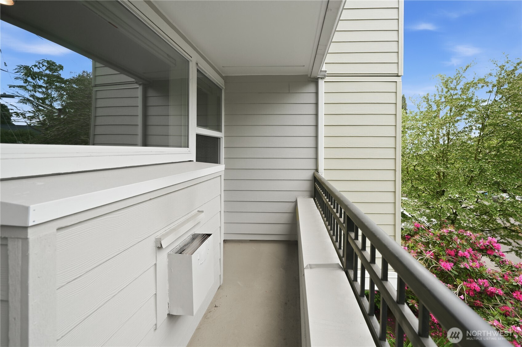 232 Belmont Avenue E Unit: 202