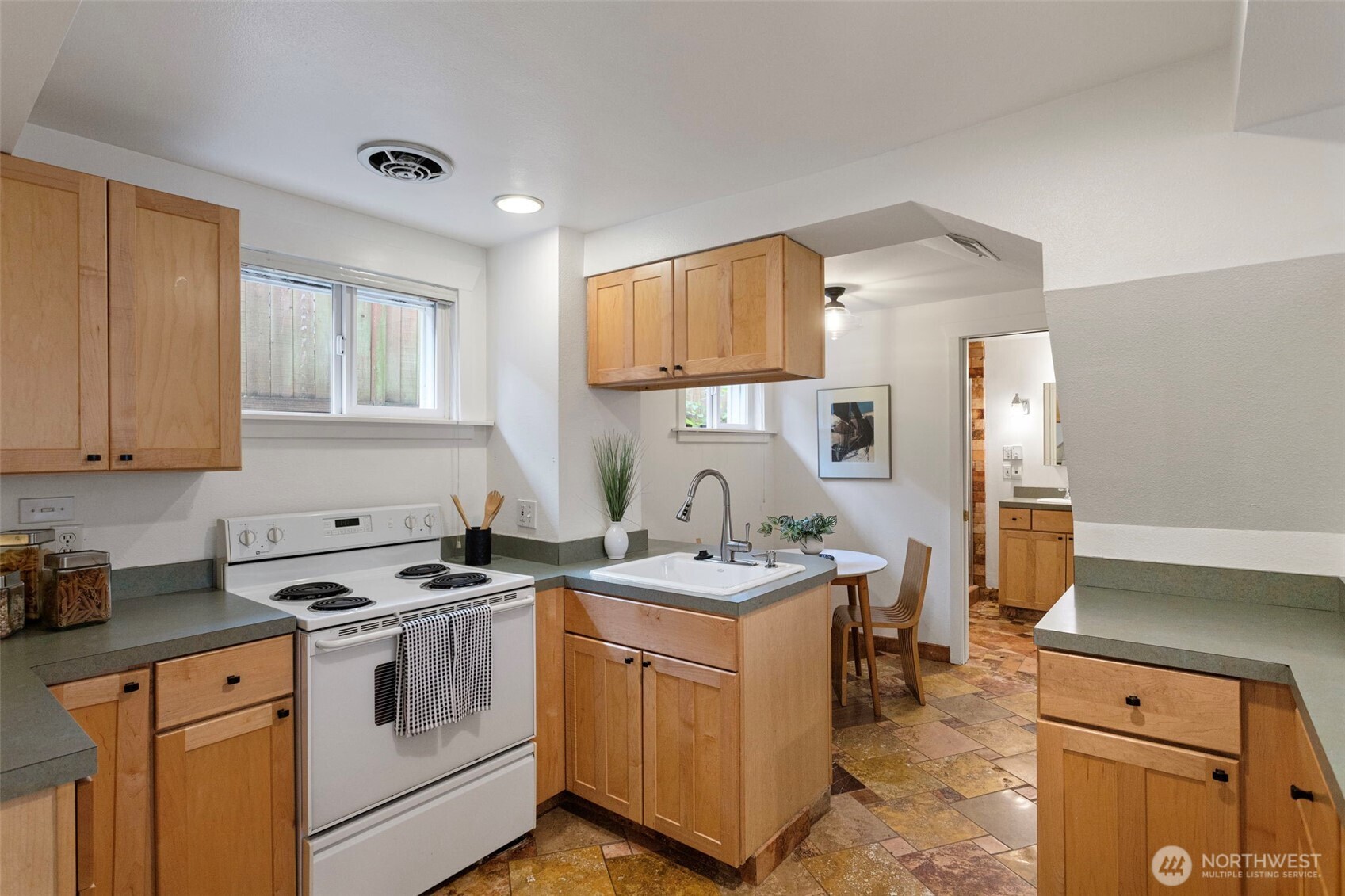 6228 26th Avenue NE
