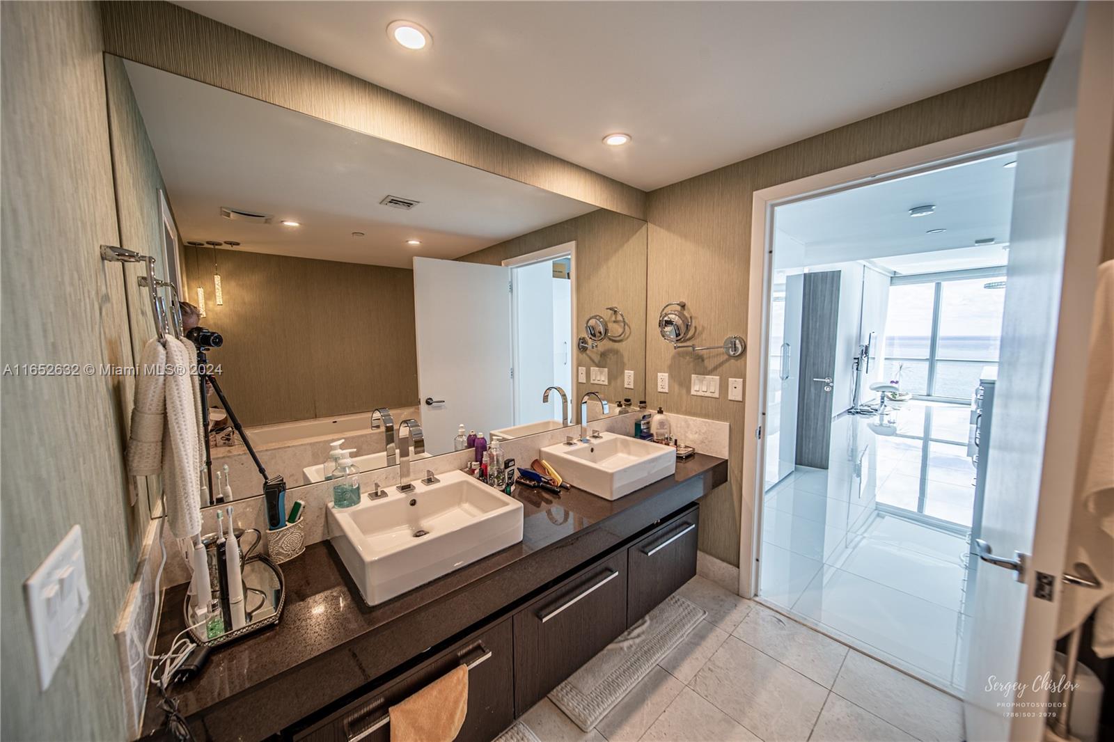 17121 Collins Ave # 2908