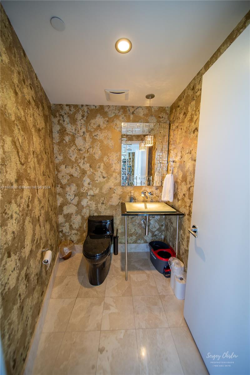 17121 Collins Ave # 2908