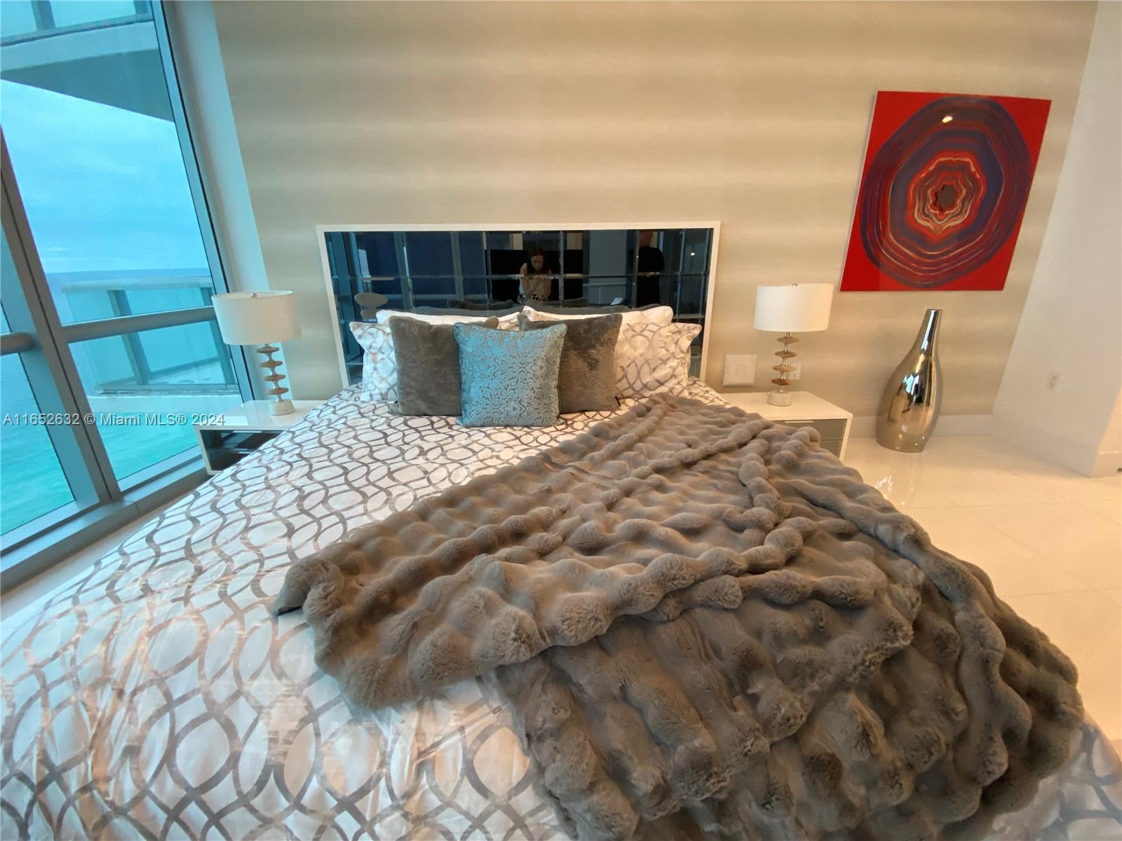 17121 Collins Ave # 2908