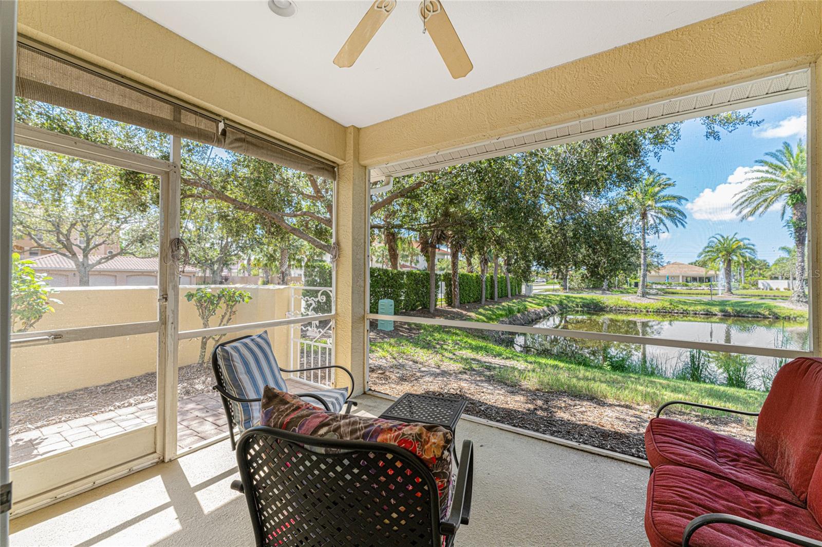 201 VISTA DEL LAGO WAY