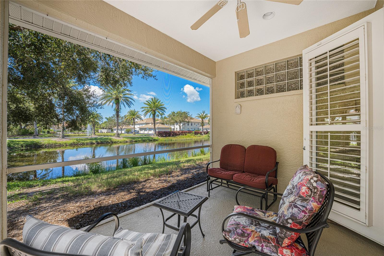 201 VISTA DEL LAGO WAY