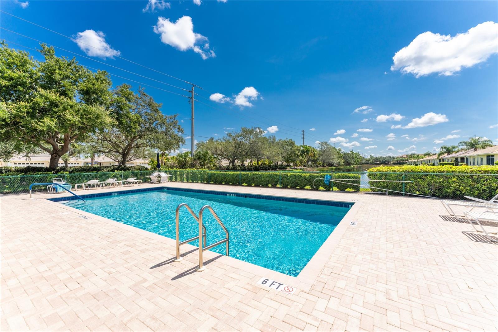 201 VISTA DEL LAGO WAY