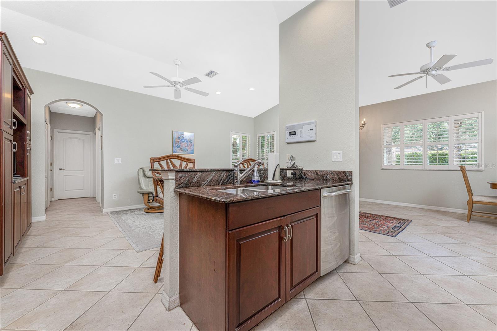 201 VISTA DEL LAGO WAY