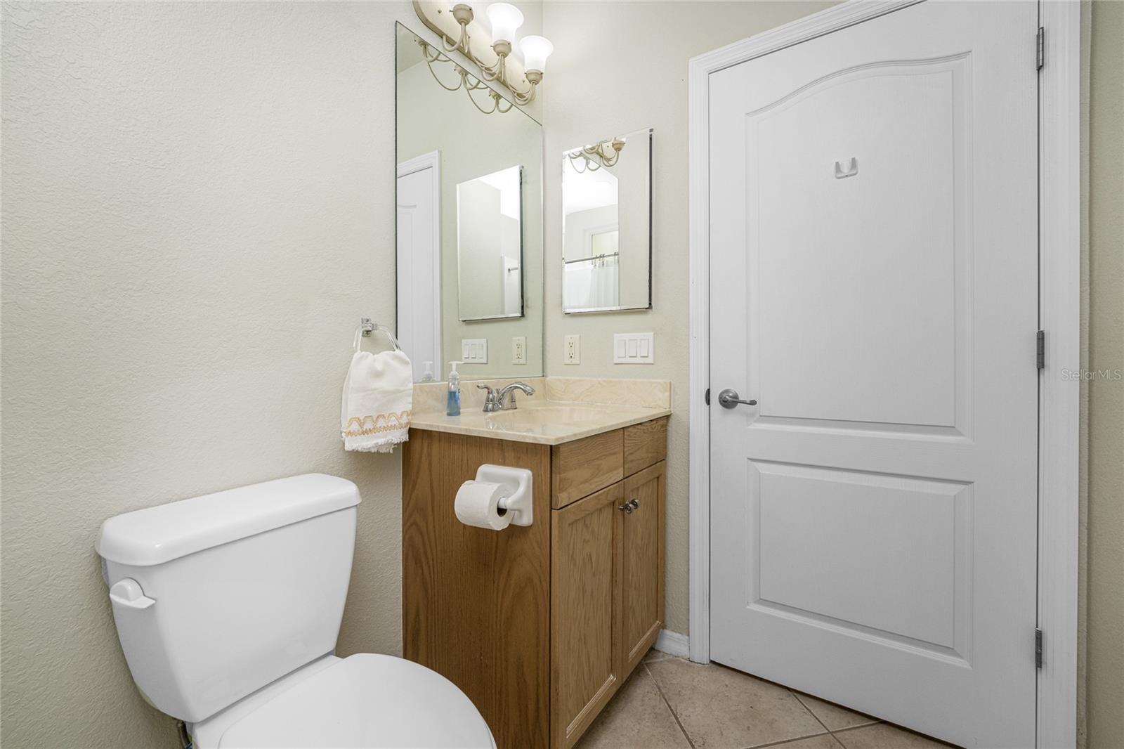 201 VISTA DEL LAGO WAY