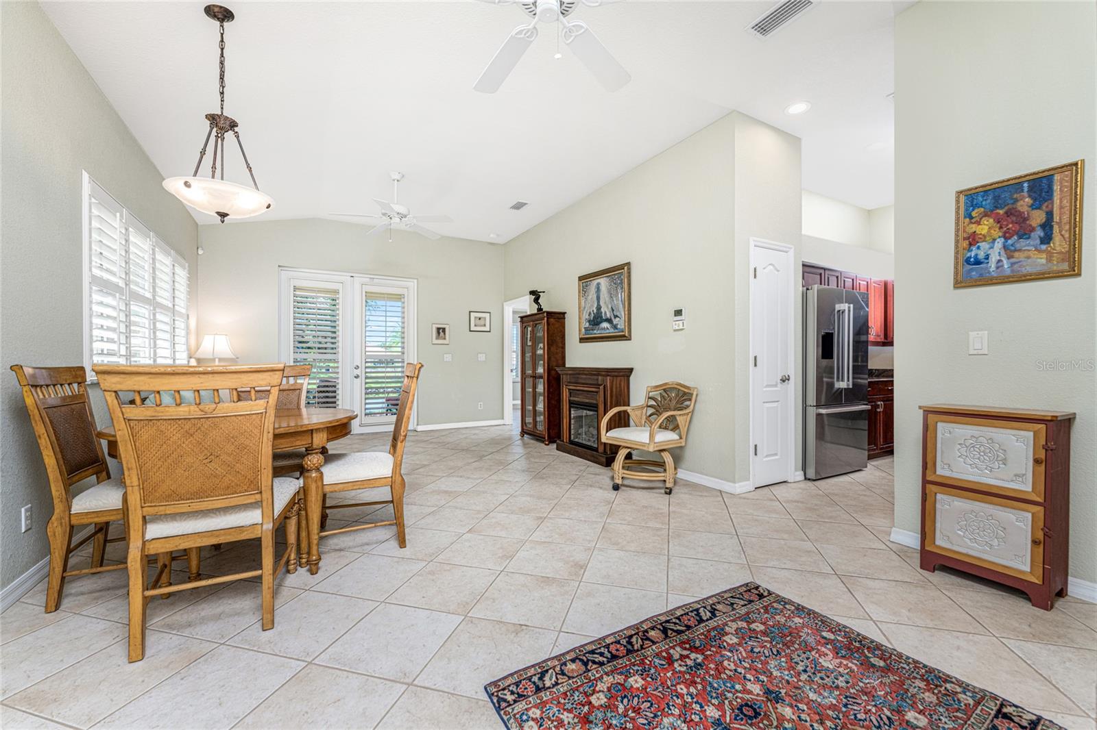 201 VISTA DEL LAGO WAY