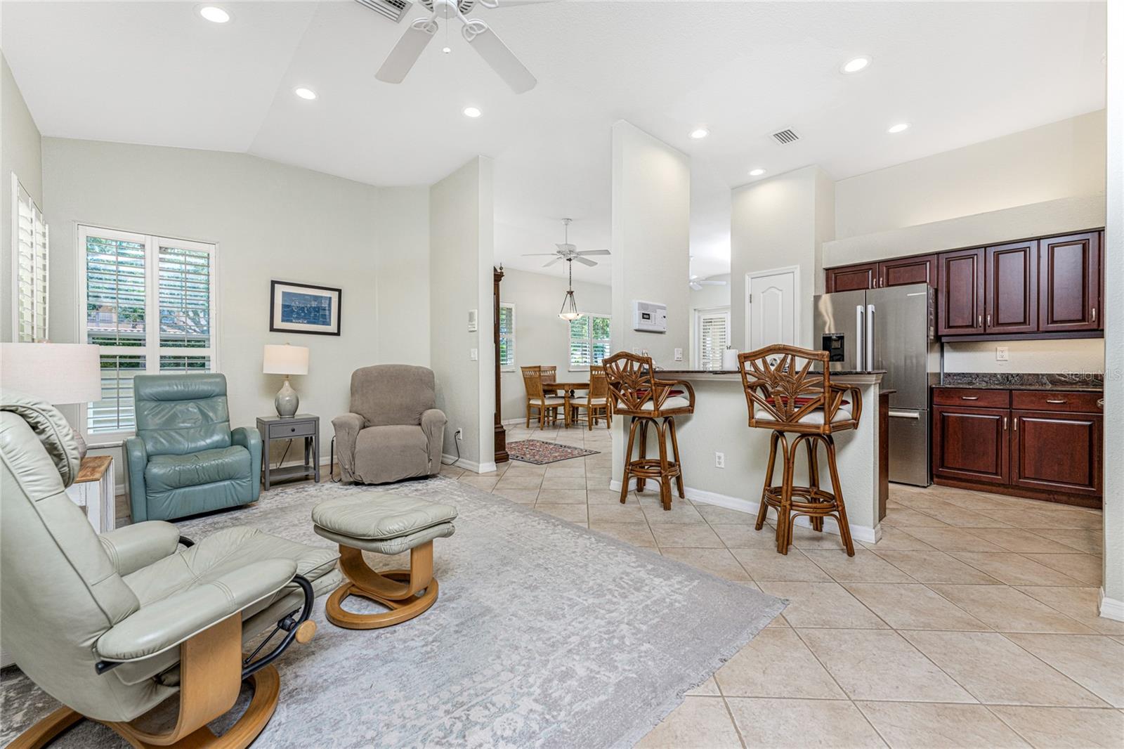 201 VISTA DEL LAGO WAY