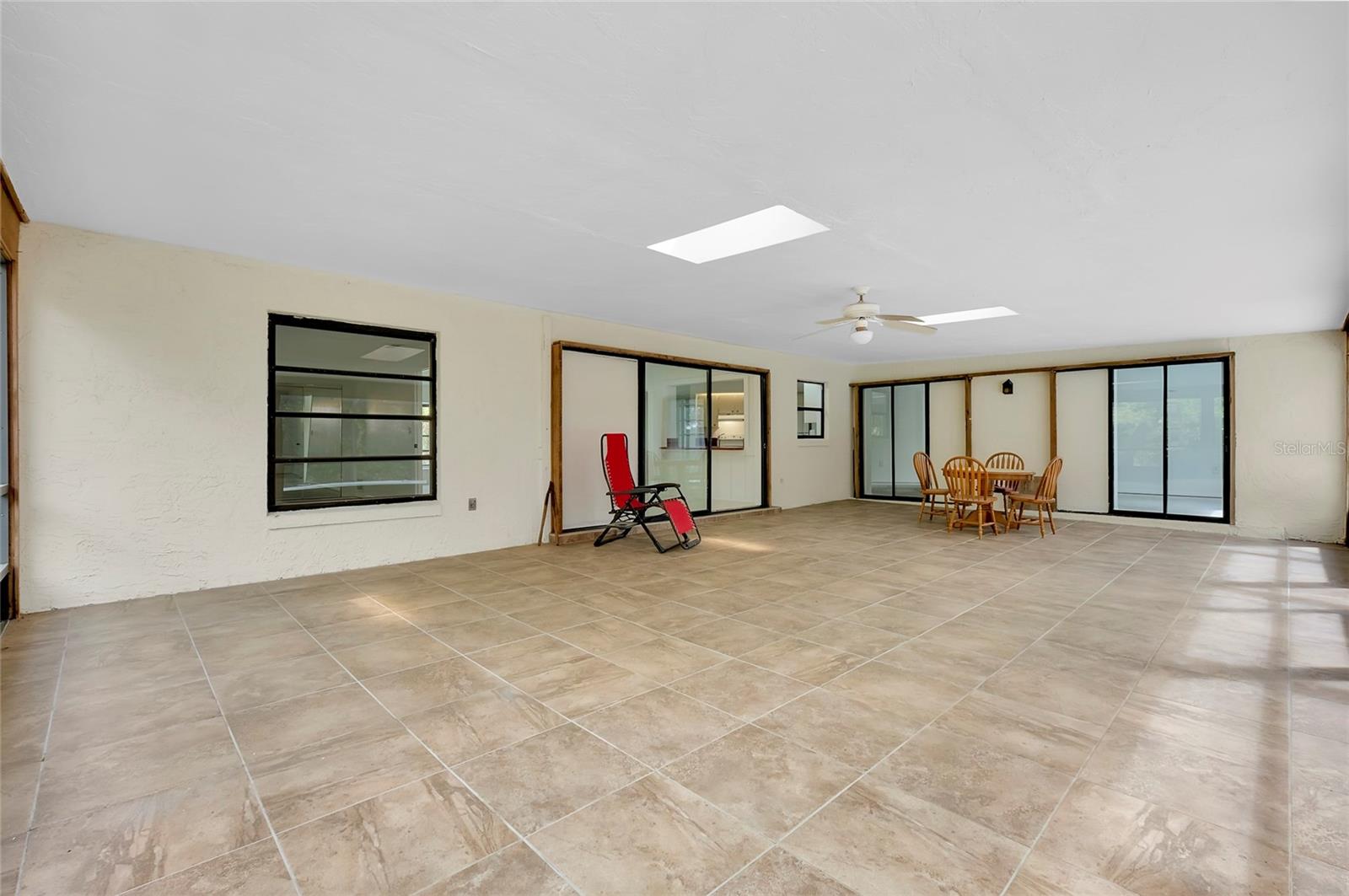 4689 HIDDEN RIVER RD