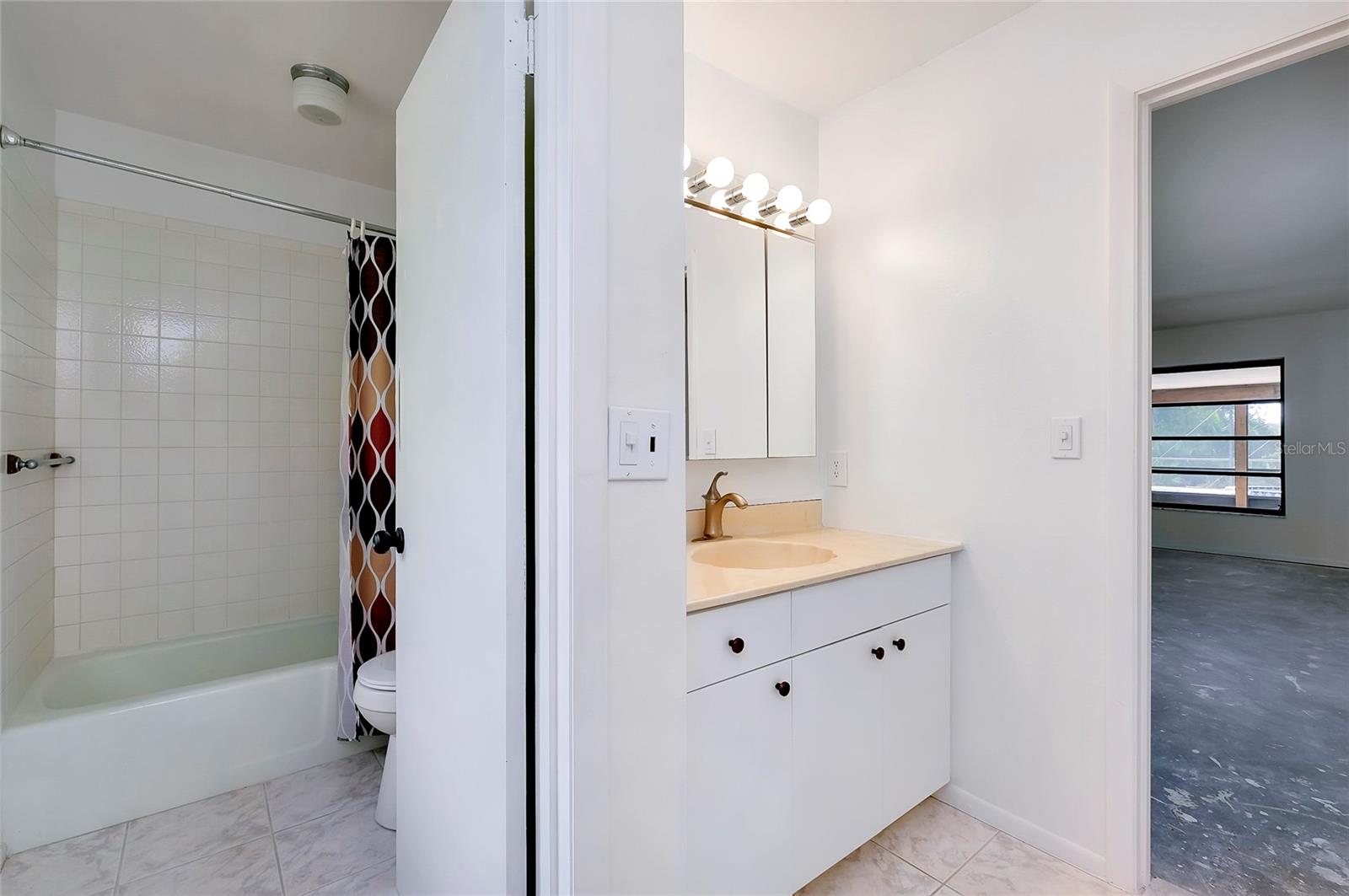 4689 HIDDEN RIVER RD