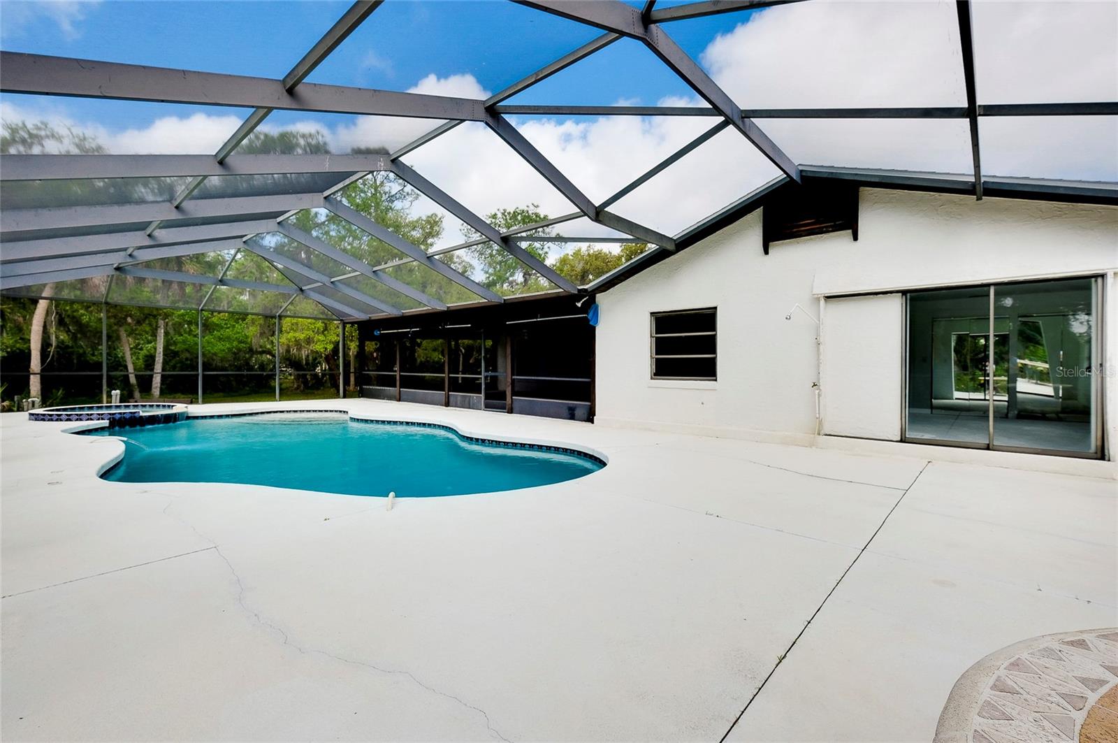 4689 HIDDEN RIVER RD