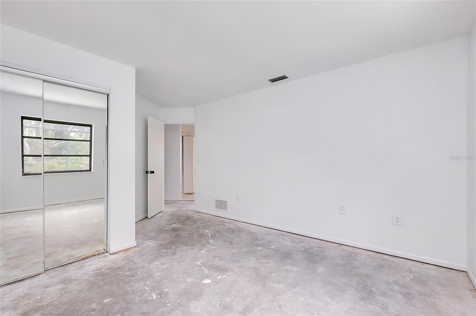 4689 HIDDEN RIVER RD