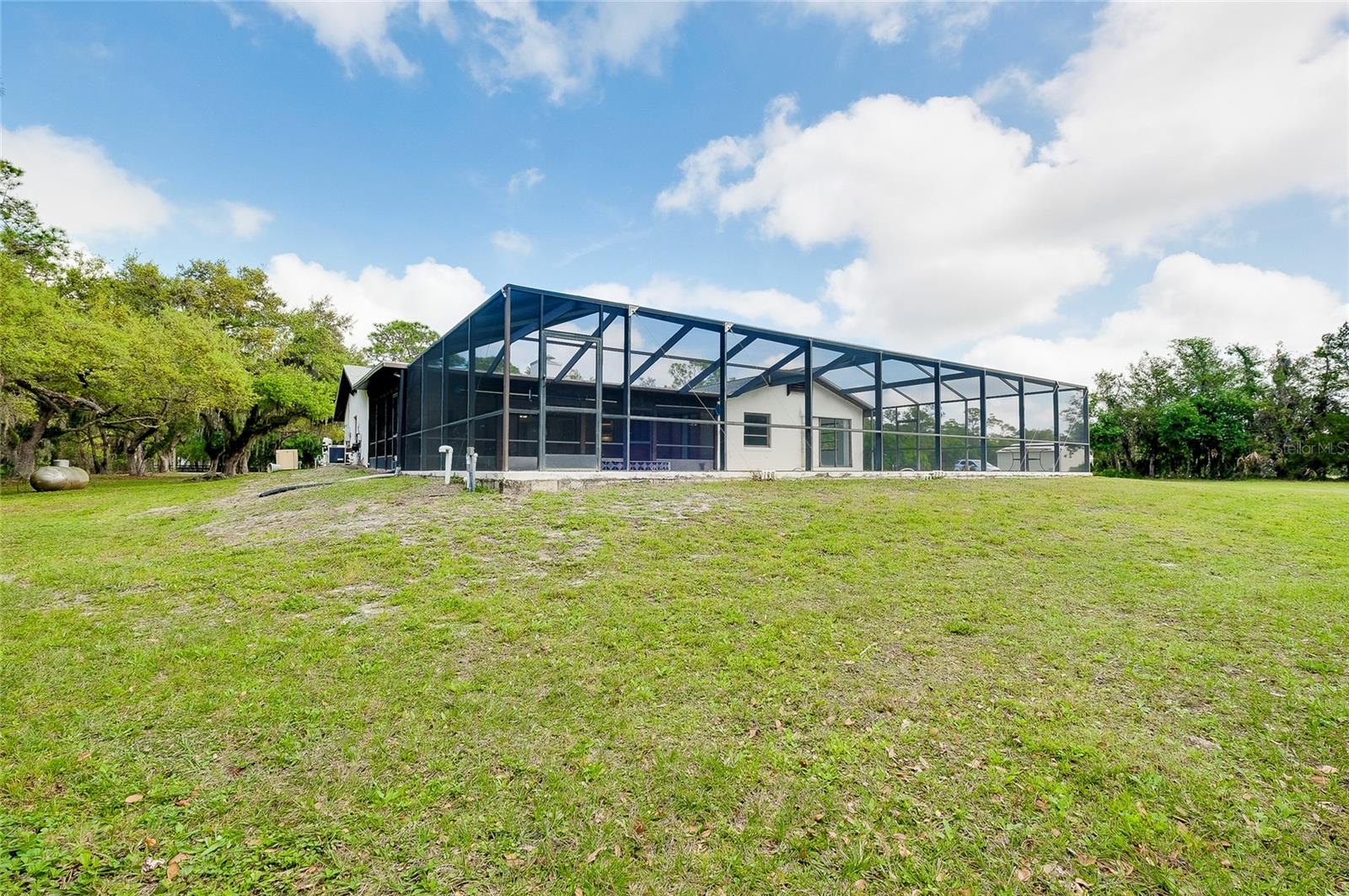 4689 HIDDEN RIVER RD