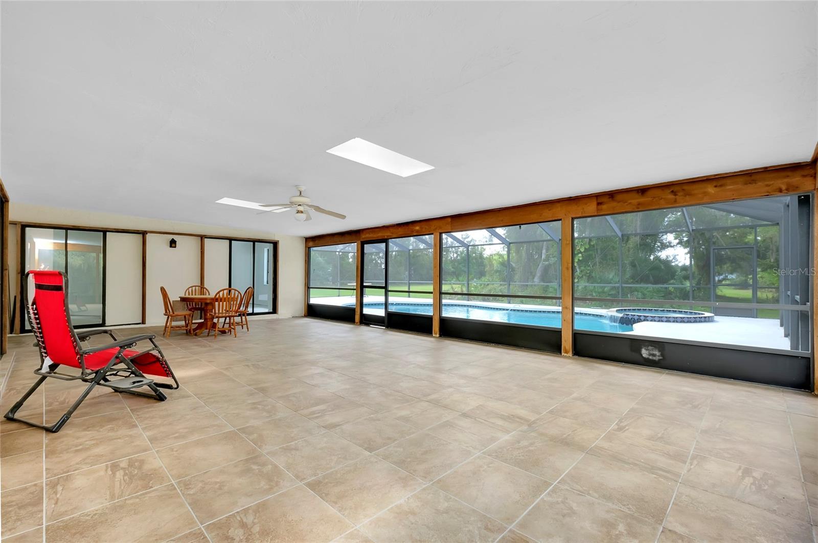 4689 HIDDEN RIVER RD