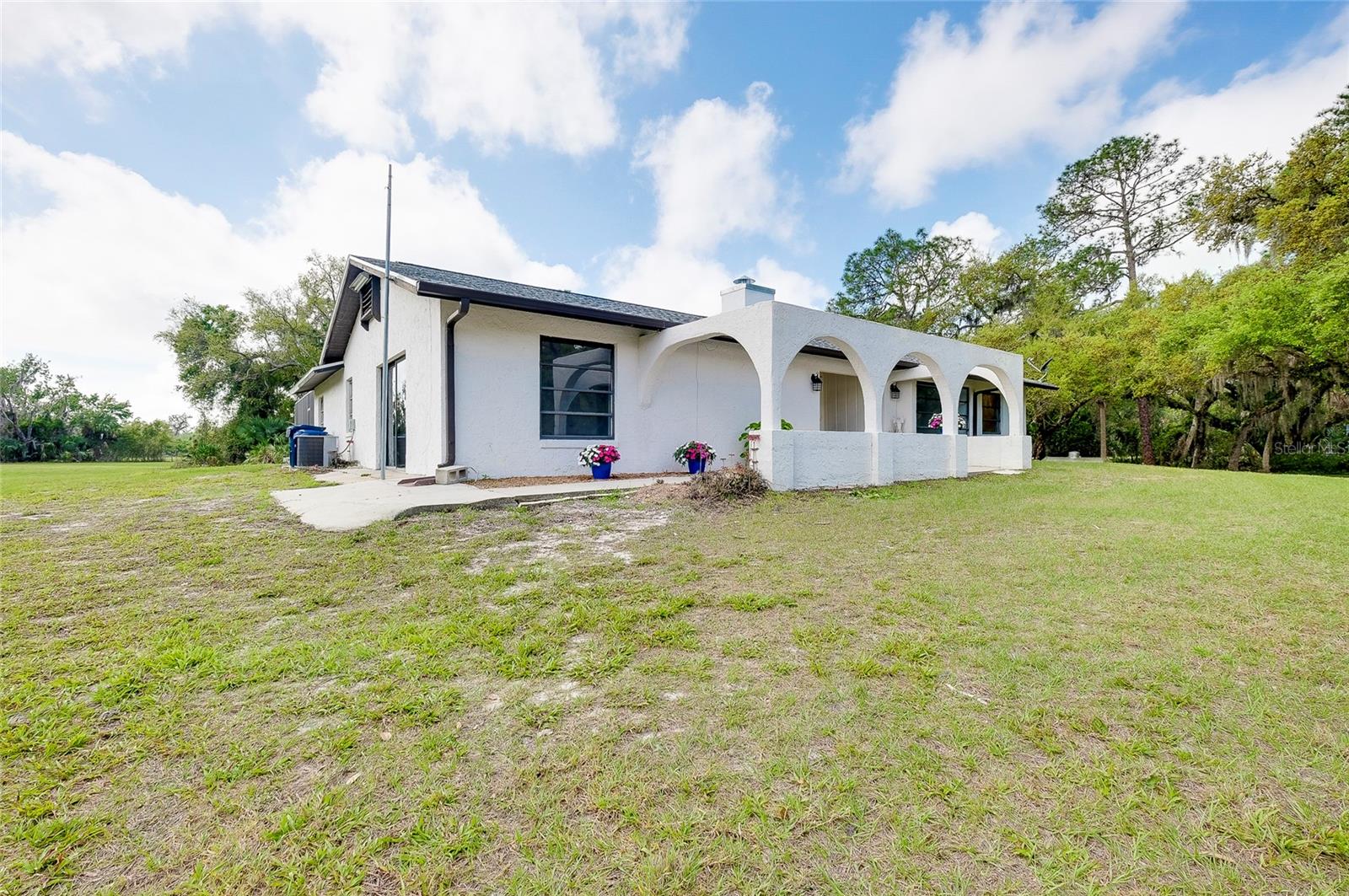 4689 HIDDEN RIVER RD