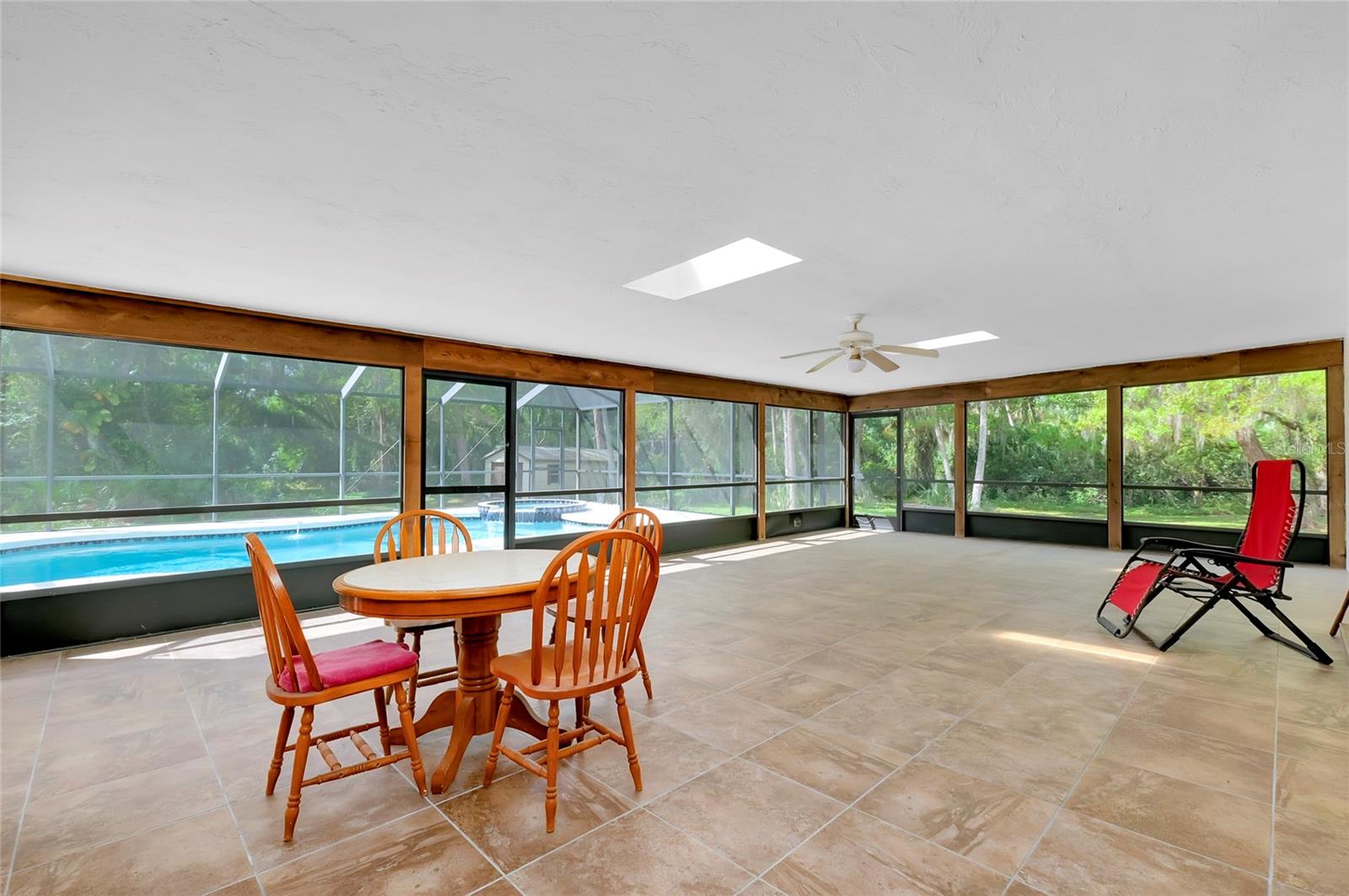 4689 HIDDEN RIVER RD