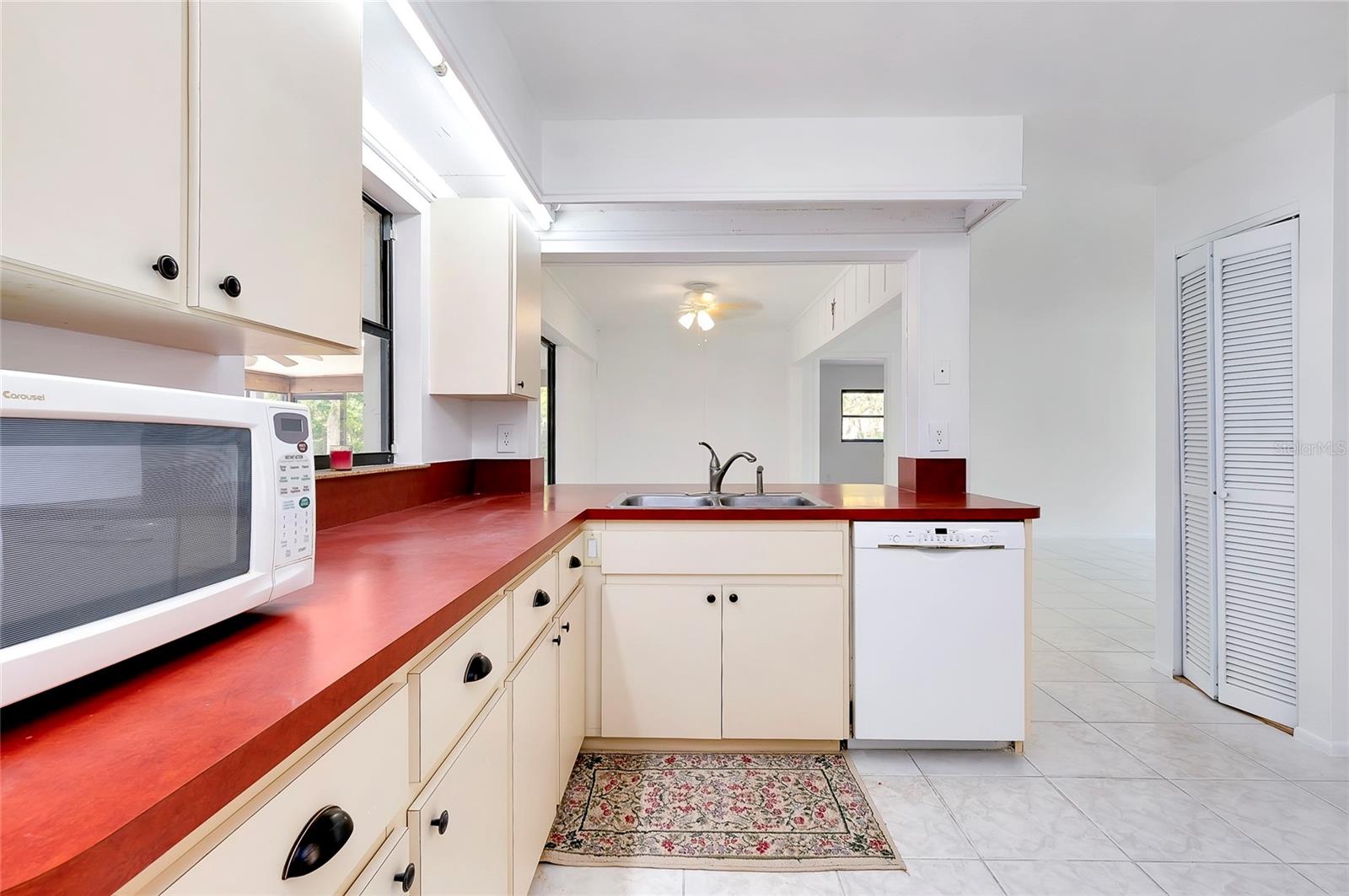 4689 HIDDEN RIVER RD