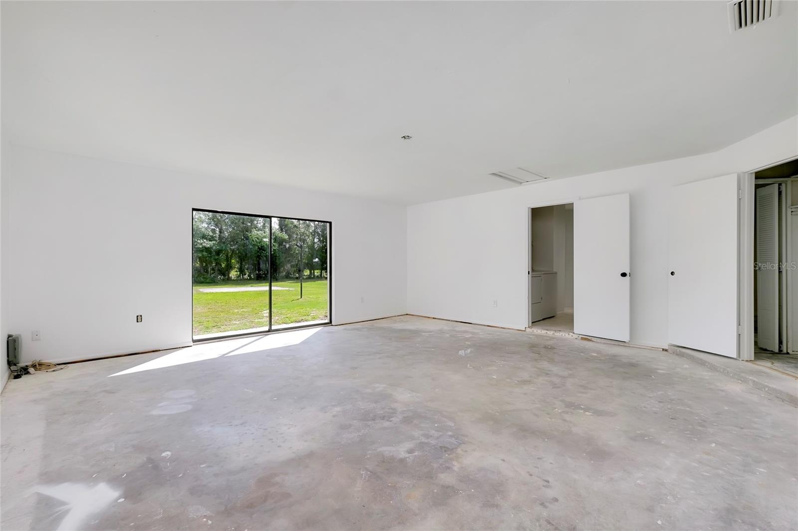 4689 HIDDEN RIVER RD