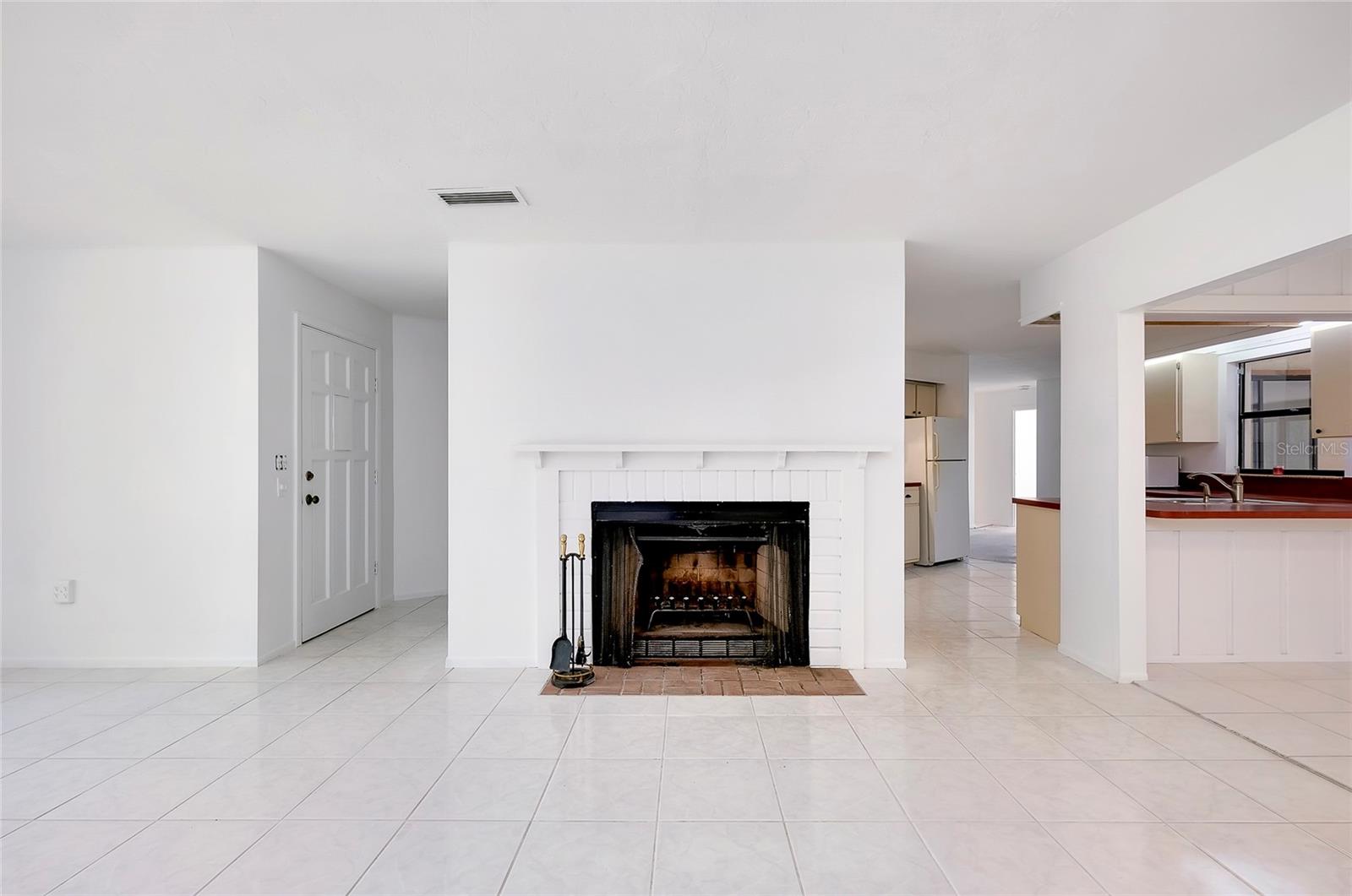 4689 HIDDEN RIVER RD