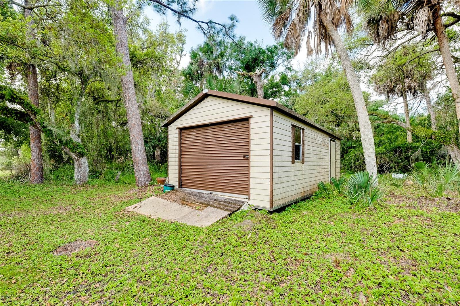 4689 HIDDEN RIVER RD