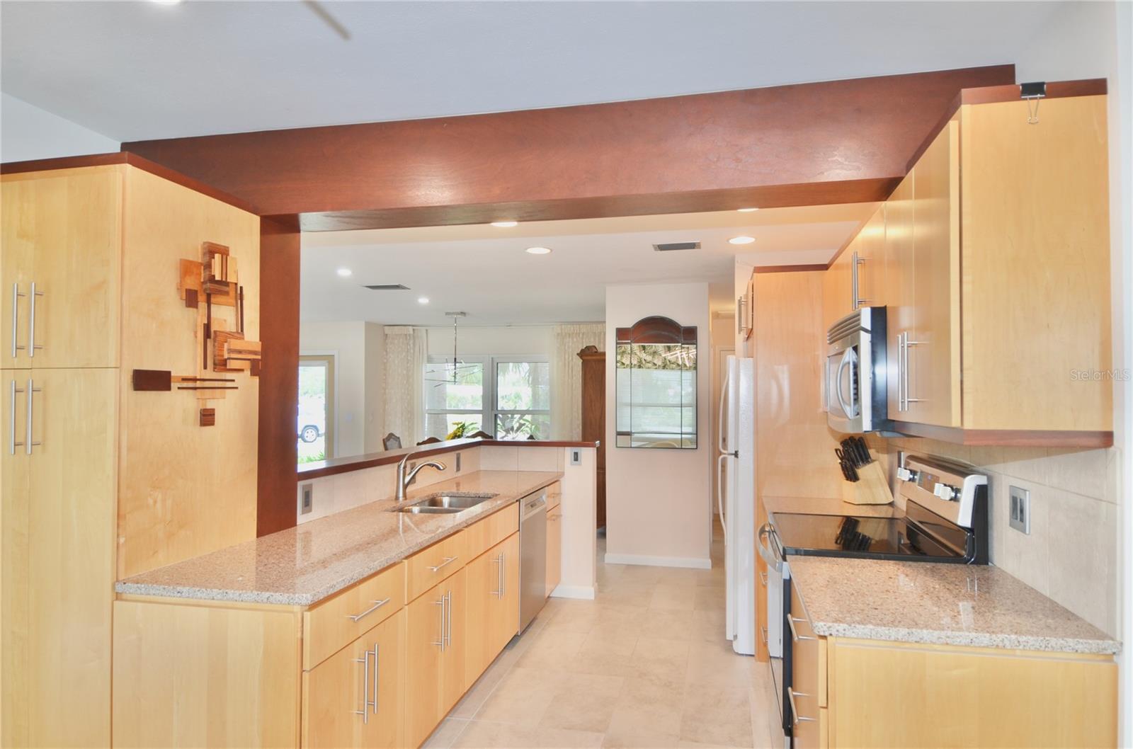 2321 SANDLEWOOD DR